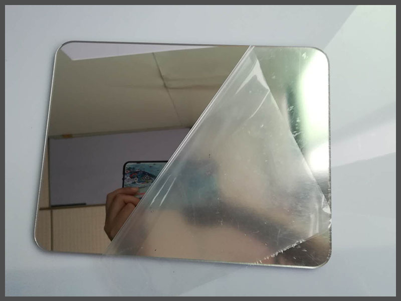 Acrylic antifogging mirror